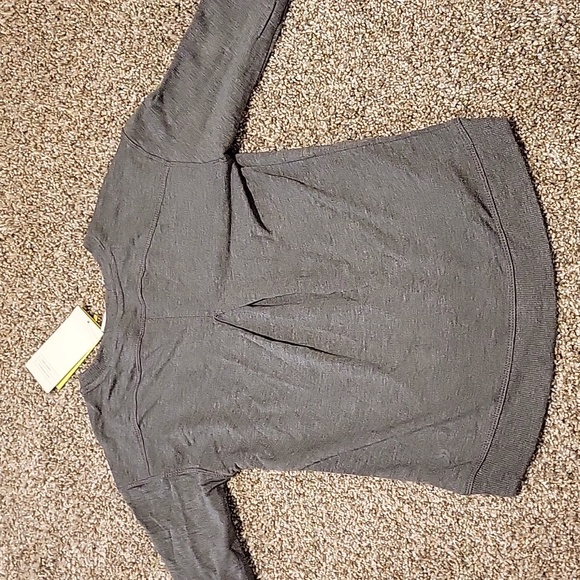 NWT All in motion pullover - Picture 4 of 4